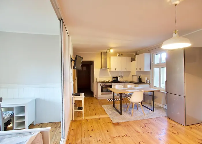 Sunhouse Sopot 300 M Beach, 50 M Monte Cassino